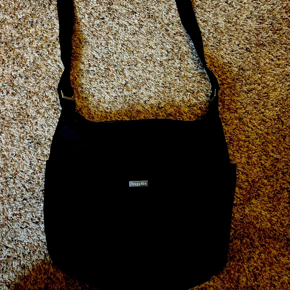 Baggallini crossbody